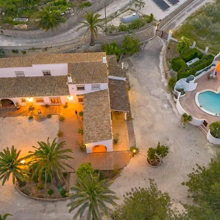 Villa Mas Blanc - Plusholidays *