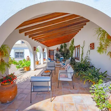 Villa Mas Blanc - Plusholidays *