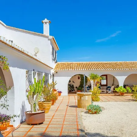 Mas Blanc - Plusholidays Benissa